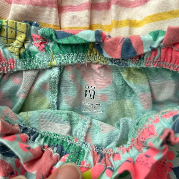 Huge bundle of 18-24 month clothes, barely worn - Picture 9 of 10